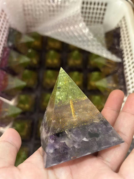 Piramide de orgonita