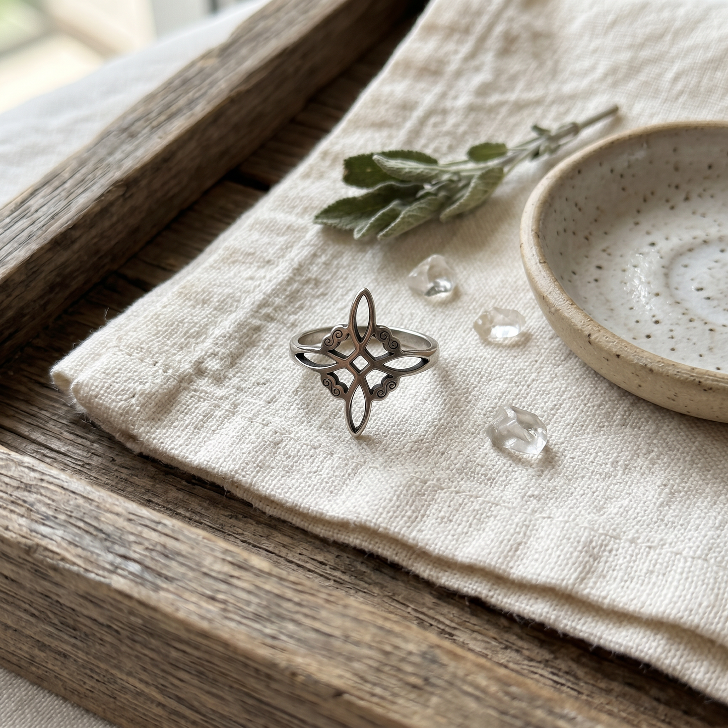 Anillo Nudo de Bruja