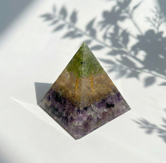 Piramide de orgonita